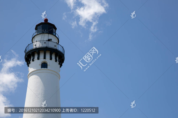天空背景和復(fù)制空間的燈塔