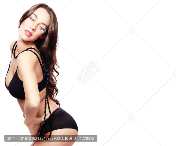 美麗的女人在尋找內(nèi)衣