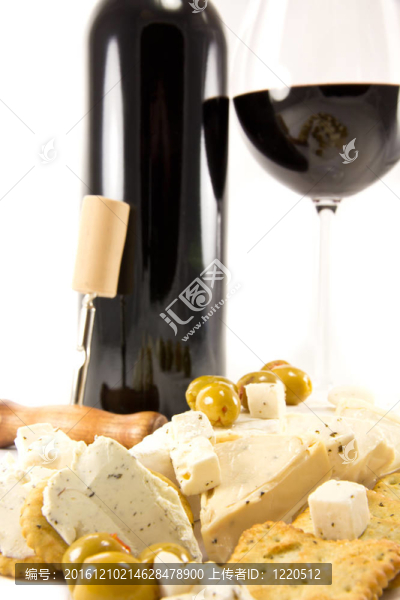 紅酒配餅干和奶酪