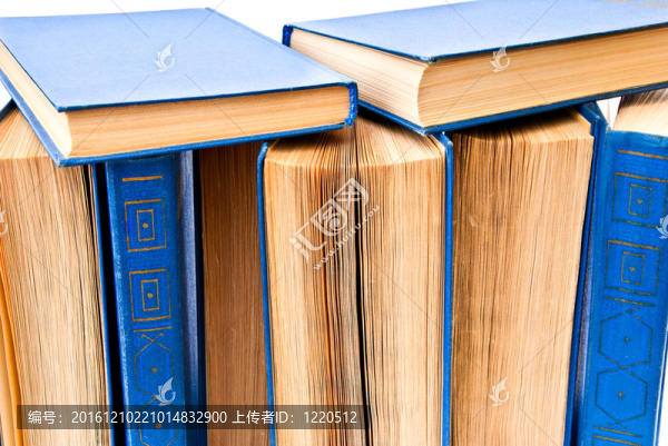堆書