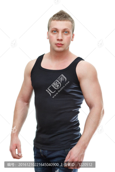 一個英俊的白人男子在黑色T恤musculan孤立在白色背景