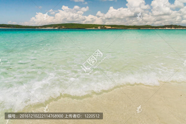 瀉湖中的波浪