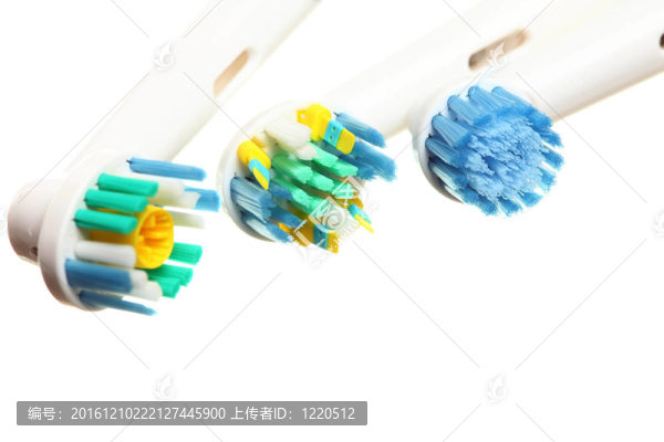 白色牙刷