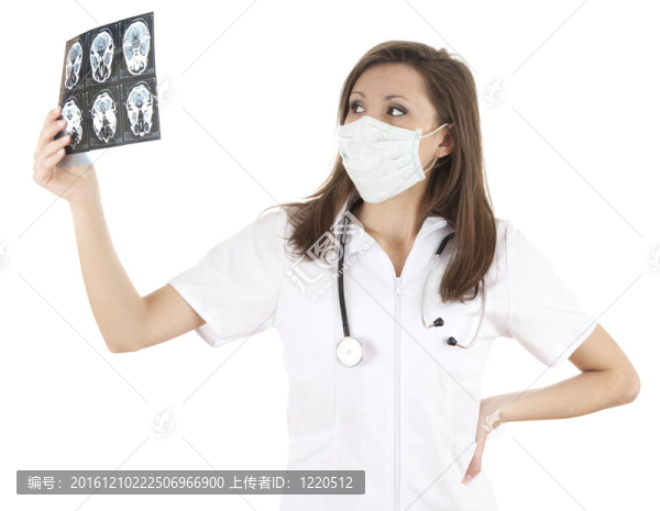醫(yī)生女人看醫(yī)學面膜看斷層腦