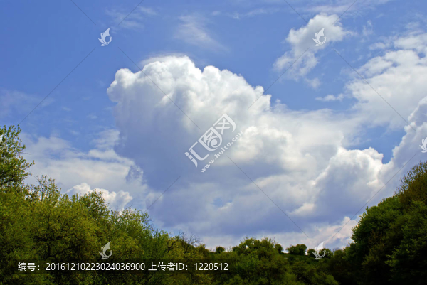 天空和云彩