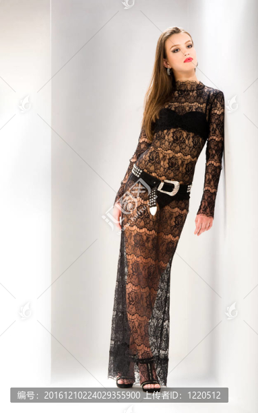 黑色女裝