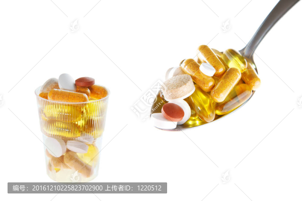 在白色背景的藥丸和歐元