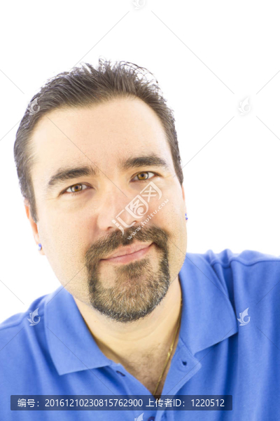 微笑的男人