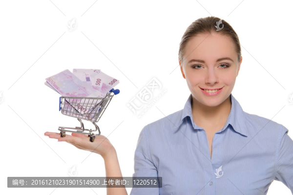 婦女與歐元紙幣購物車
