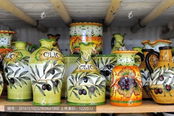 傳統(tǒng)的托斯卡納陶器