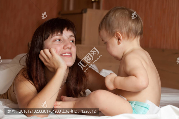 母親與嬰兒