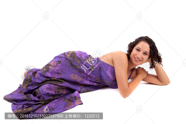 年輕漂亮的女人擺姿勢(shì)