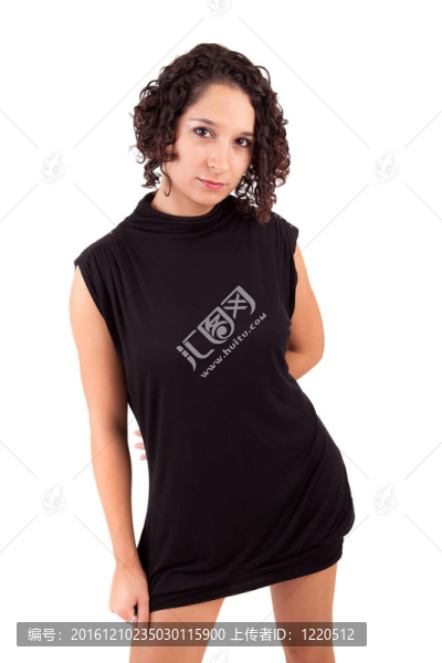 年輕漂亮的女人擺姿勢
