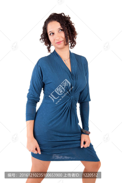 年輕漂亮的女人擺姿勢