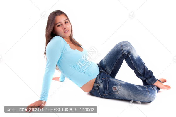 年輕漂亮的女人擺姿勢(shì)