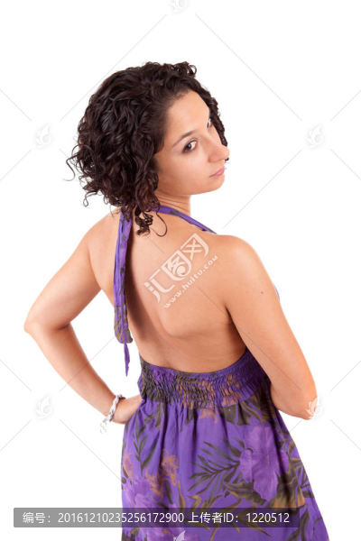 年輕漂亮的女人擺姿勢