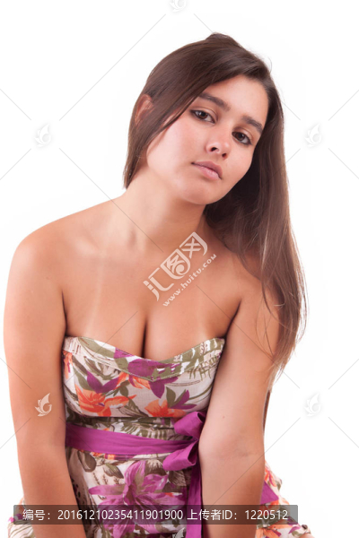 年輕漂亮的女人擺姿勢(shì)