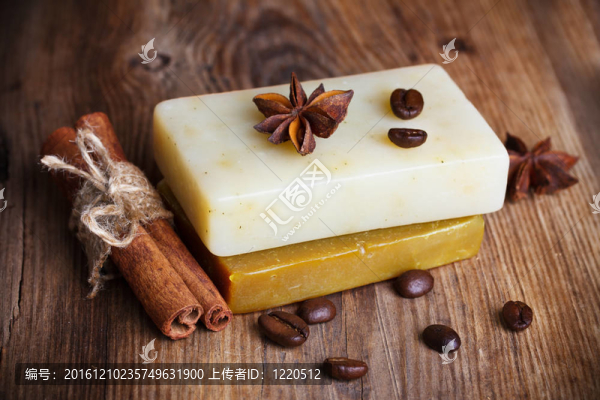 咖啡豆的手工皂；肉桂和八角星