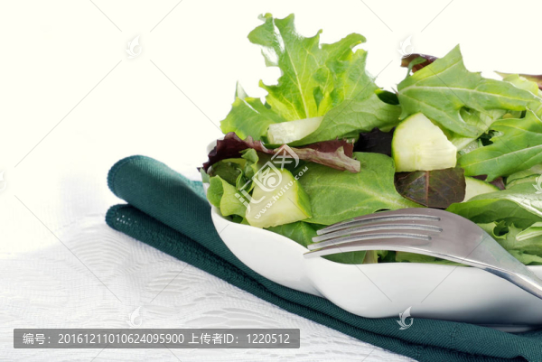 黃瓜拌青沙律
