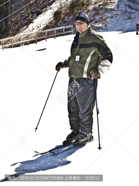 在滑雪勝地的人