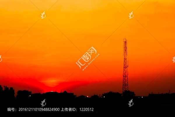 在曼谷，日落后的建筑