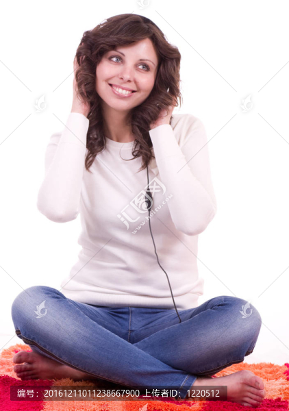 女人聽音樂