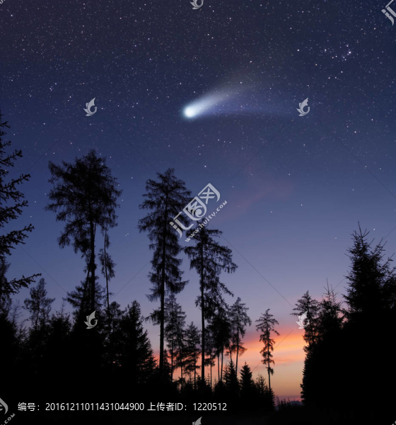 夜空中的彗星