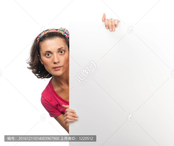 漂亮的女孩露出從毛坯板后面