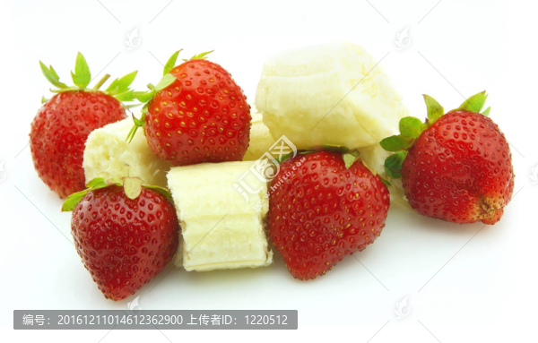 成熟的草莓和香蕉