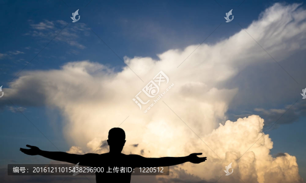 云上的年輕人；黑影