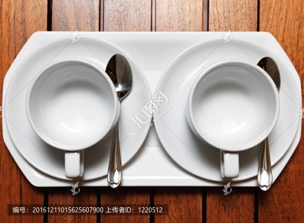 兩個茶杯