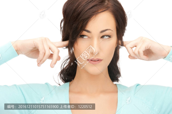 戴著耳朵的女人