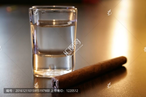 龍舌蘭酒和雪茄