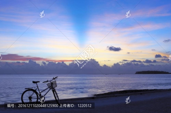 愉快的自行車走