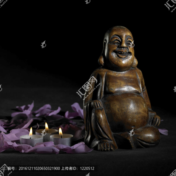 如來佛祖在黑暗中雕塑