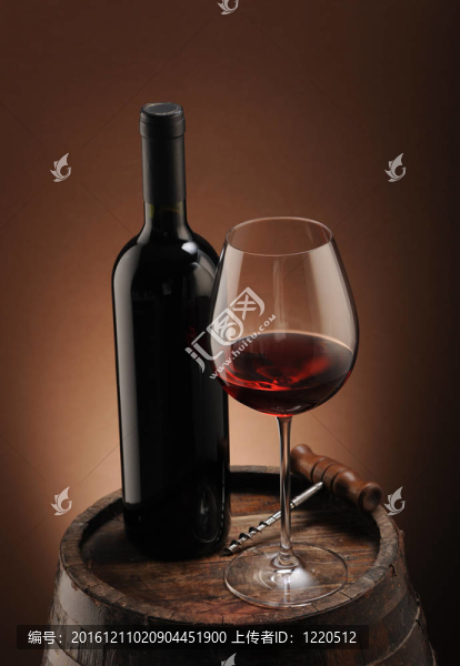 紅酒；酒瓶和玻璃杯