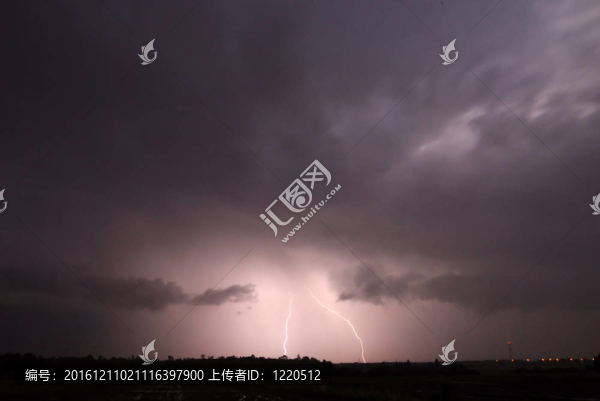 閃電雷雨