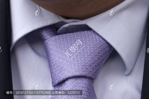 紫色領(lǐng)帶