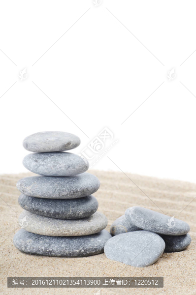 石頭在沙灘上