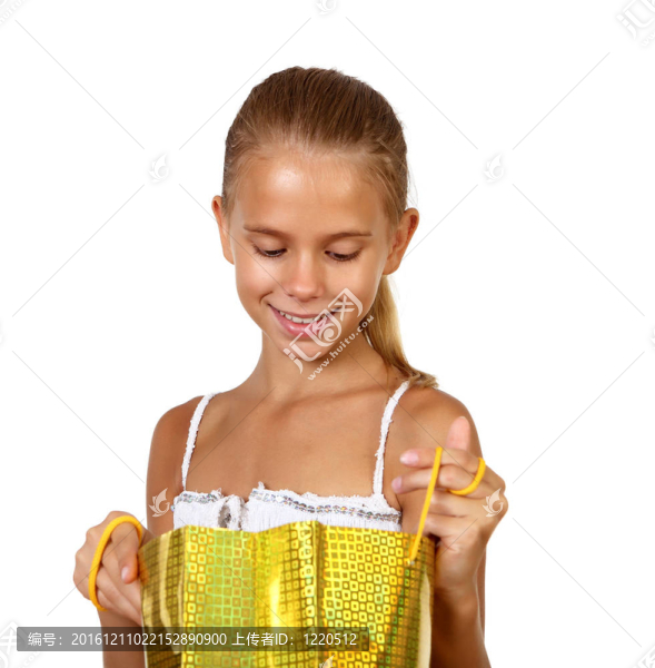 漂亮的帶購物袋的少女