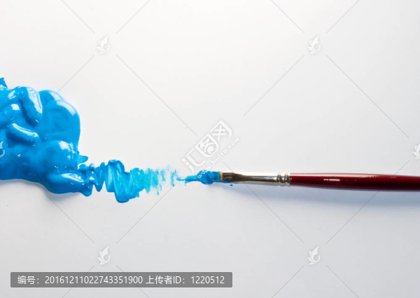 畫筆和藍(lán)色