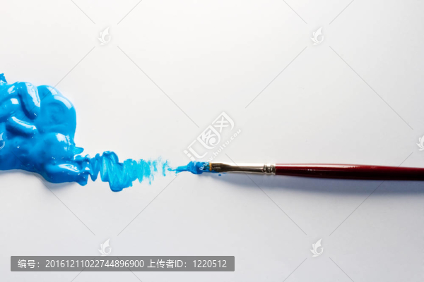 畫筆和藍(lán)色
