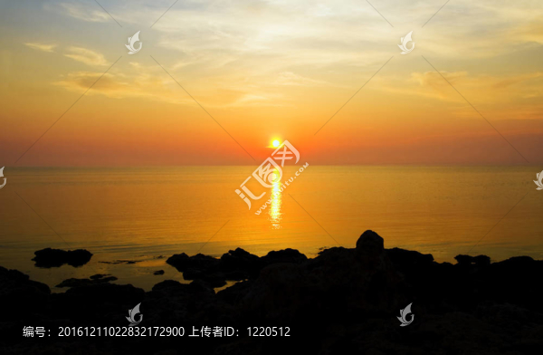 日落海洋。