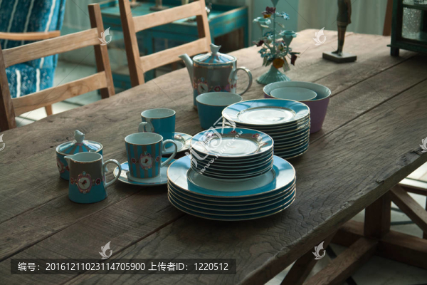 鄉(xiāng)村式餐桌