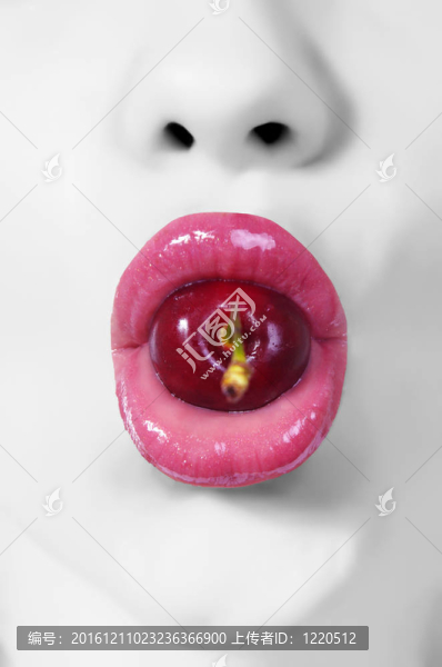嘴唇和櫻桃