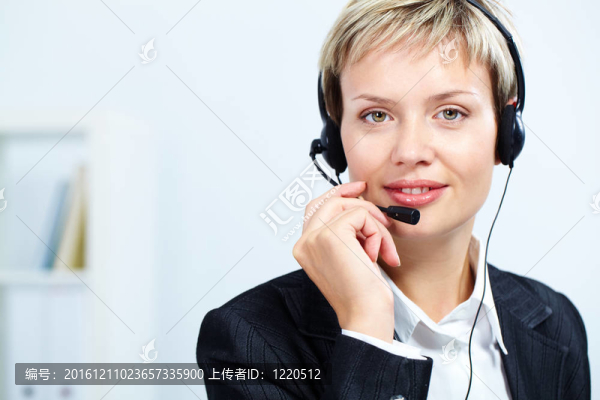 女接待員