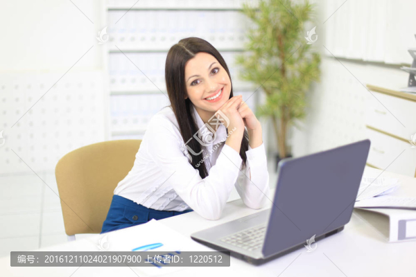 辦公室里的好女人