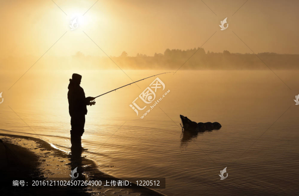 釣魚在日出