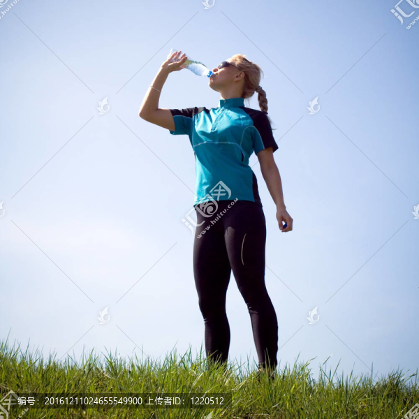 戶外飲水