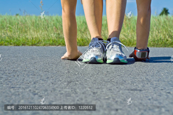 女子跑步后鍛煉